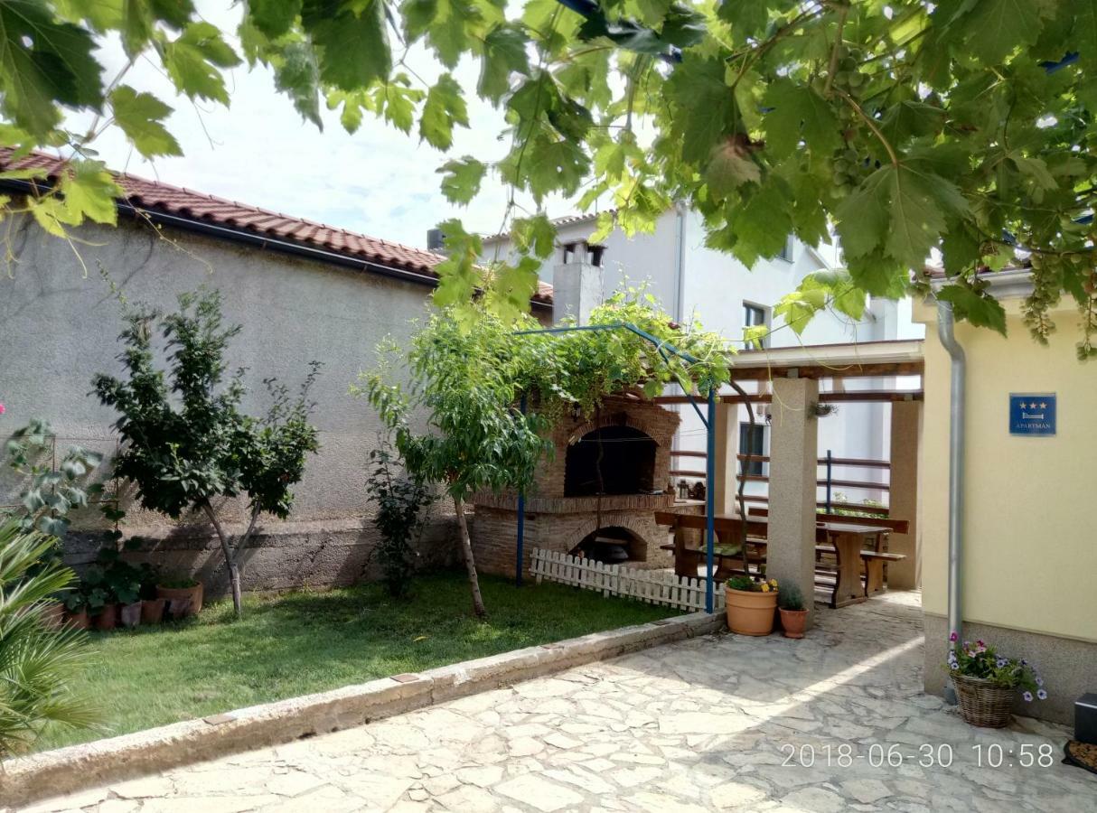Apartman Vivian Pula Dış mekan fotoğraf