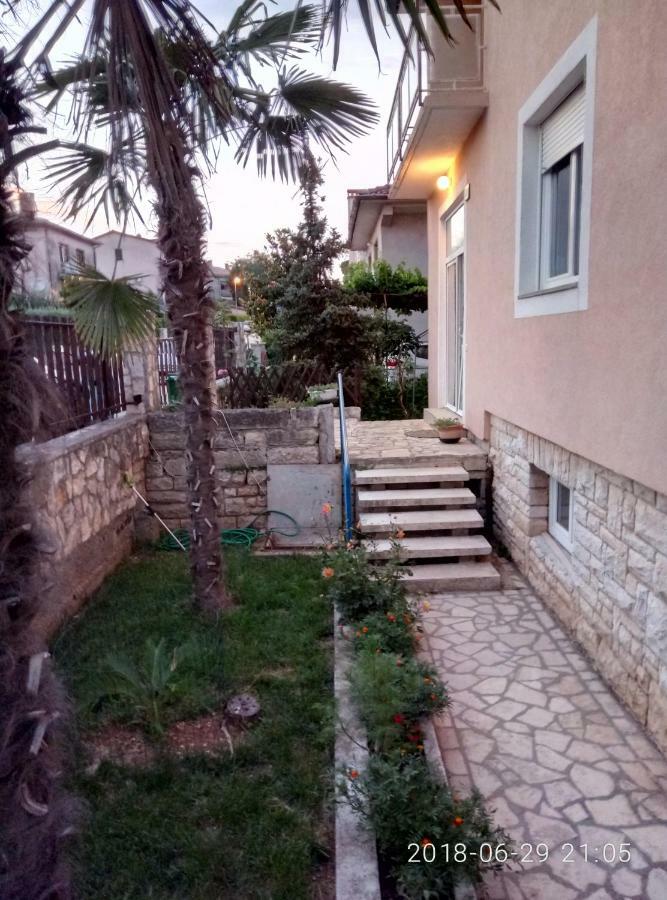 Apartman Vivian Pula Dış mekan fotoğraf