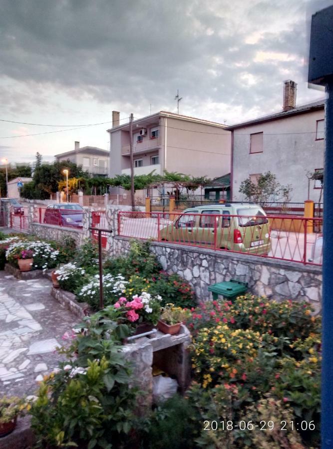 Apartman Vivian Pula Dış mekan fotoğraf