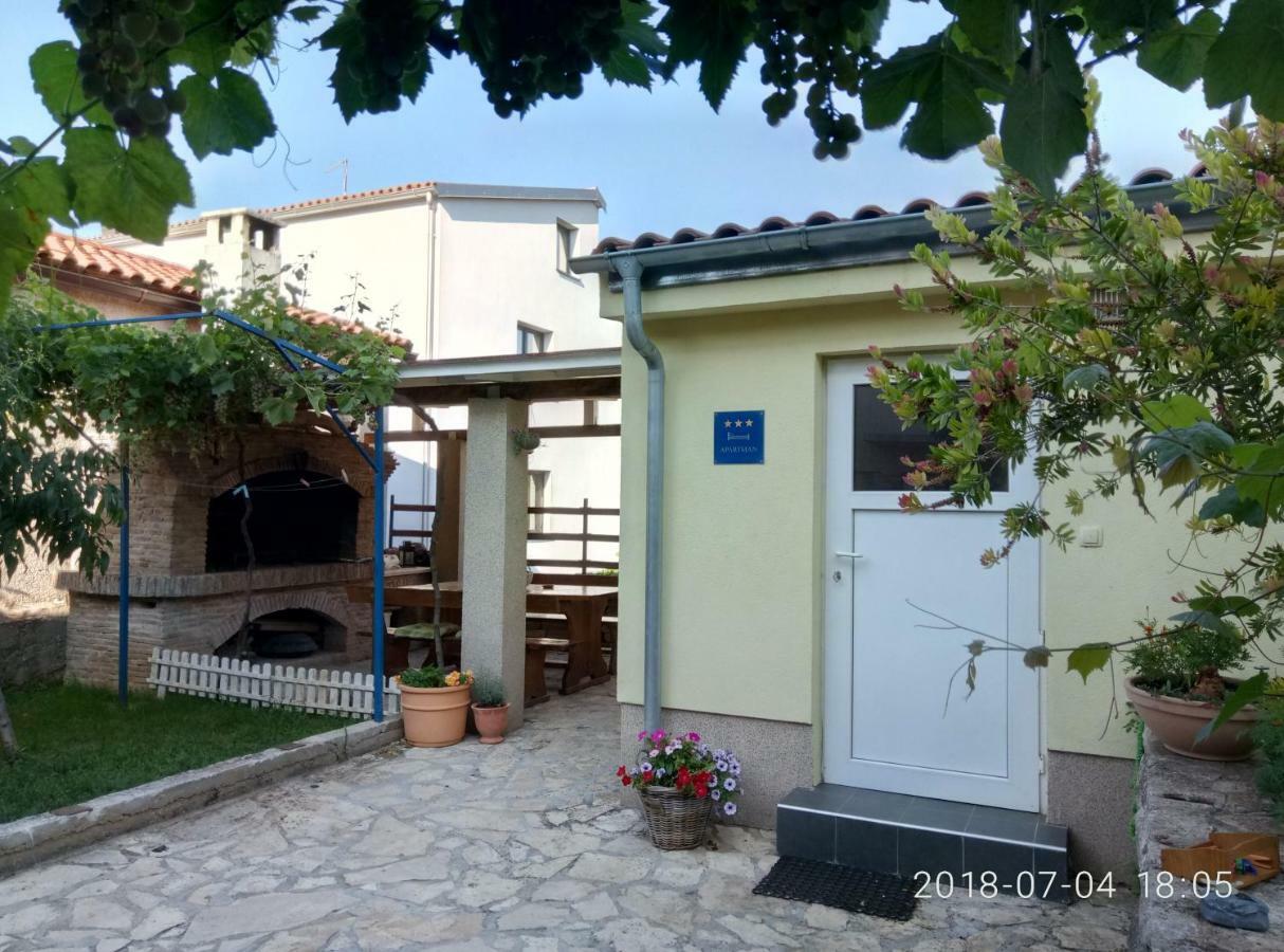 Apartman Vivian Pula Dış mekan fotoğraf