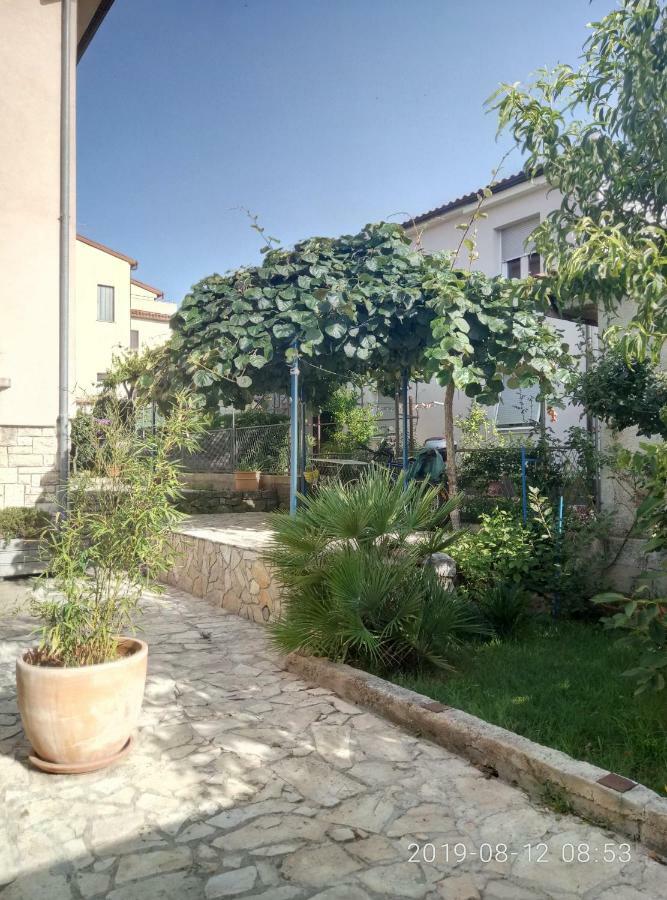 Apartman Vivian Pula Dış mekan fotoğraf